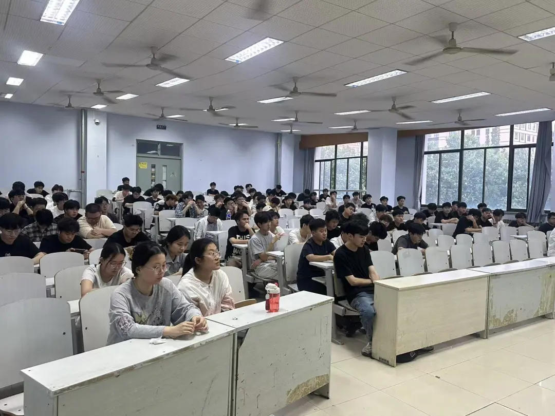 蓄力践真知 实习启新程——绿色能源学院召开2024级2+0.5+0.5实习动员推介会